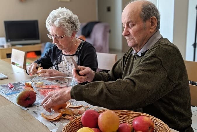 Colocation entre seniors, partages des tâches ménagères